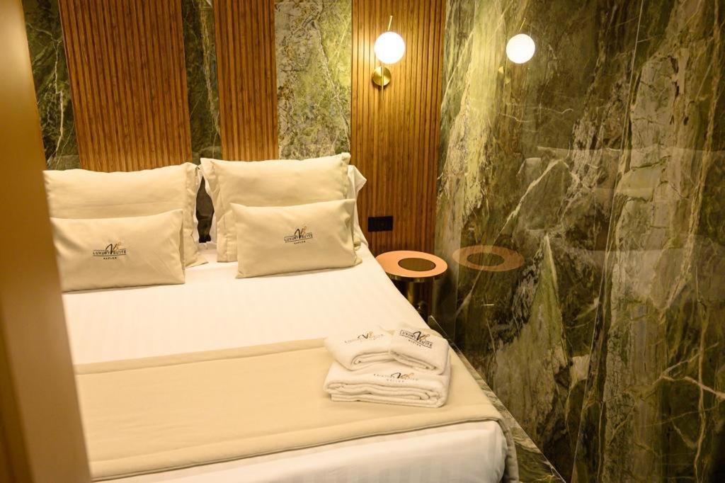 Luxury Suite Napoli Zewnętrze zdjęcie